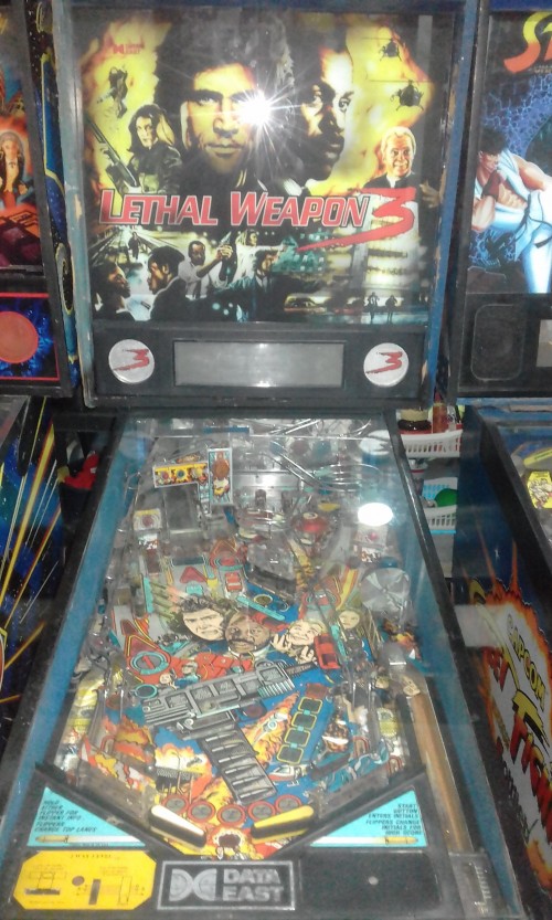 COSTARICA1992DATAEASTLETHALWEAPON3PINBALLMACHINE.jpg