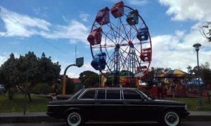 FERRIS-WHEEL-COSTA-RICA.-MERCEDES-W123-300D-FUN-PARK-TOURS-.jpg