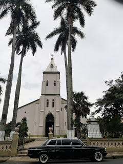 iglesiacatolicaatenascostarica.MERECEDESLIMOUSINESERVICELWBW123LANG.jpg
